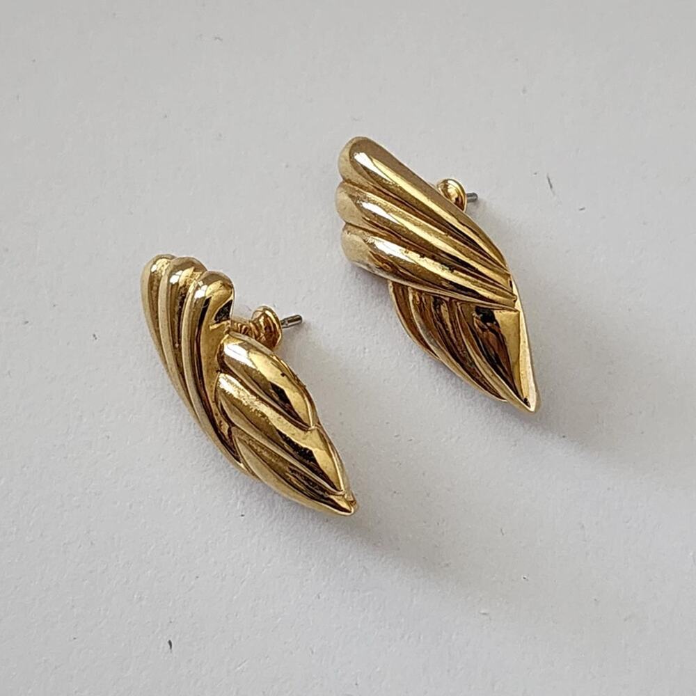 Vintage monet gold leaf earrings